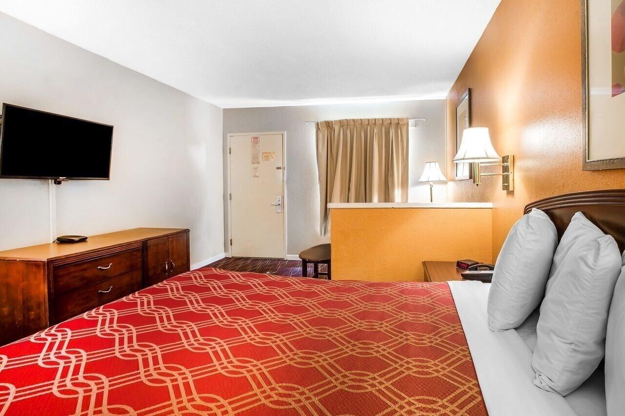 Zainee Inc Budgetel Inn And Suites Огаста Экстерьер фото
