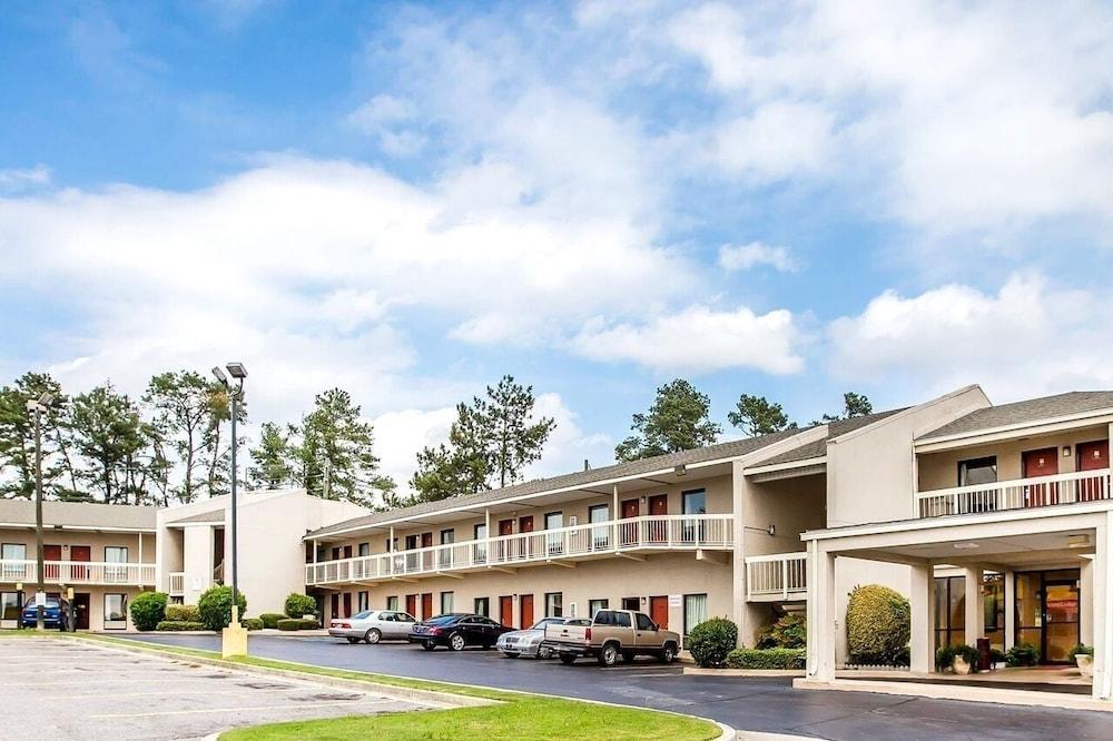 Zainee Inc Budgetel Inn And Suites Огаста Экстерьер фото