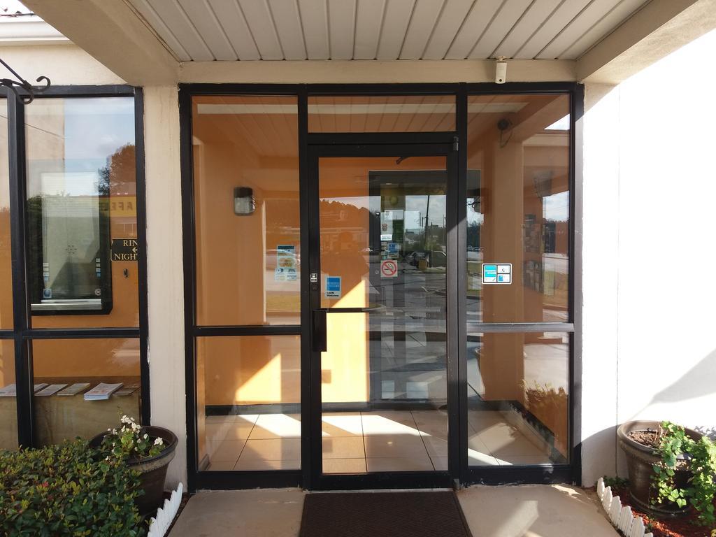 Zainee Inc Budgetel Inn And Suites Огаста Экстерьер фото